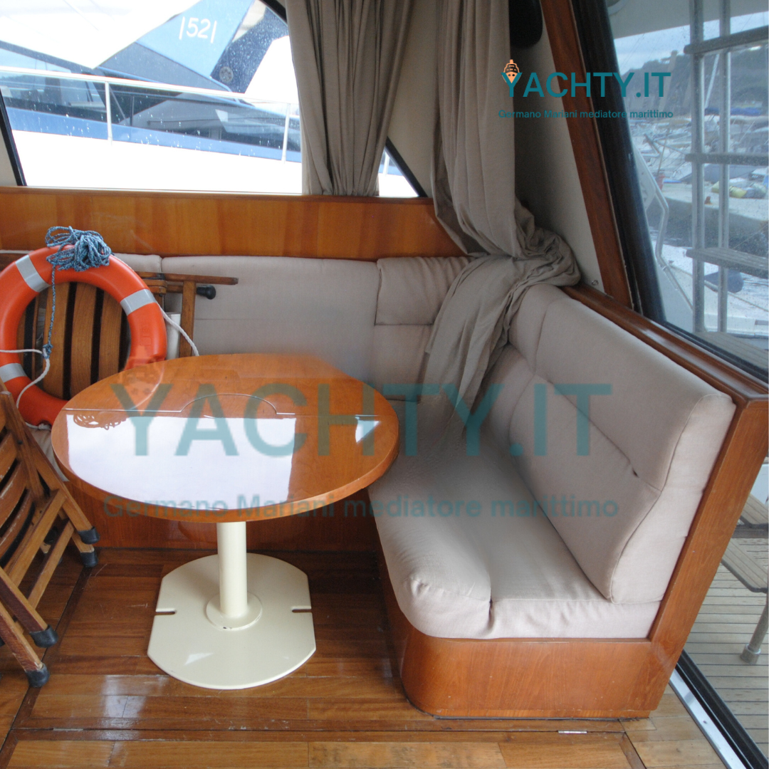 UNIESSE MARINE 42 SC fly