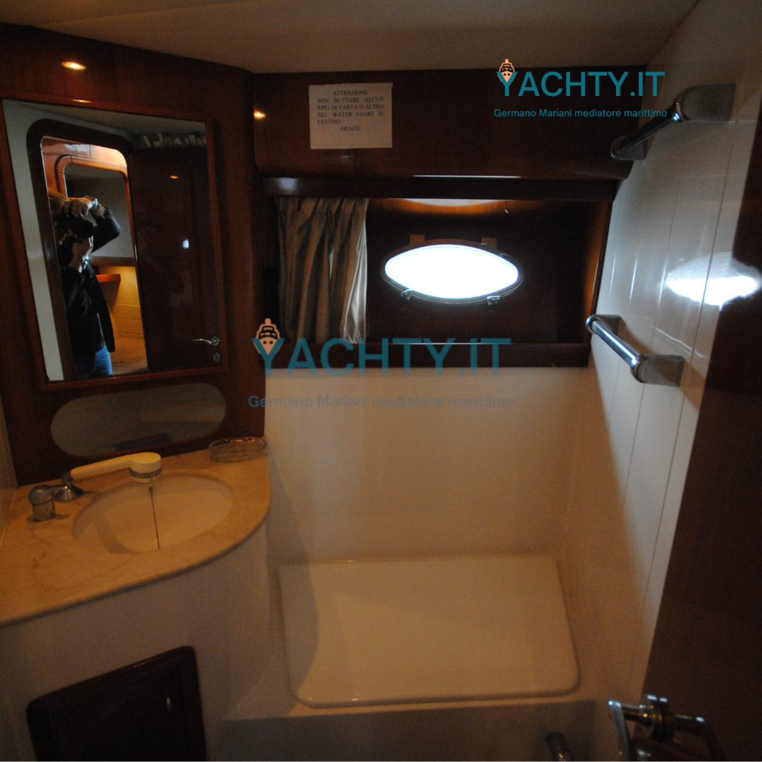 UNIESSE MARINE 42 SC fly