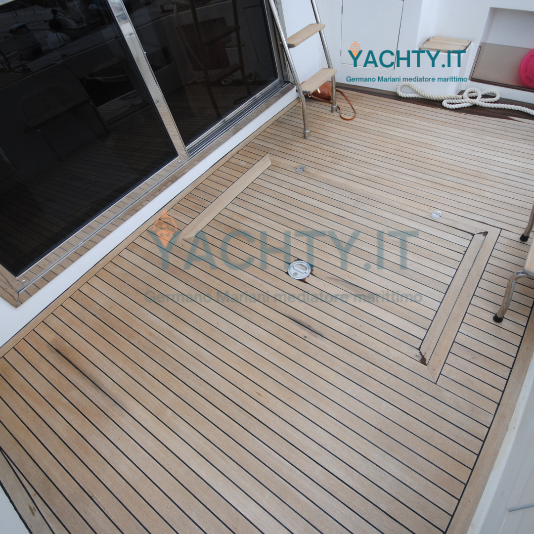 UNIESSE MARINE 42 SC fly