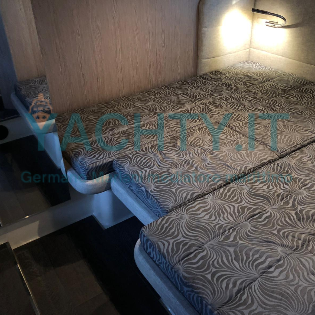 CRANCHI M 44 HT (2020) Grigio Nube