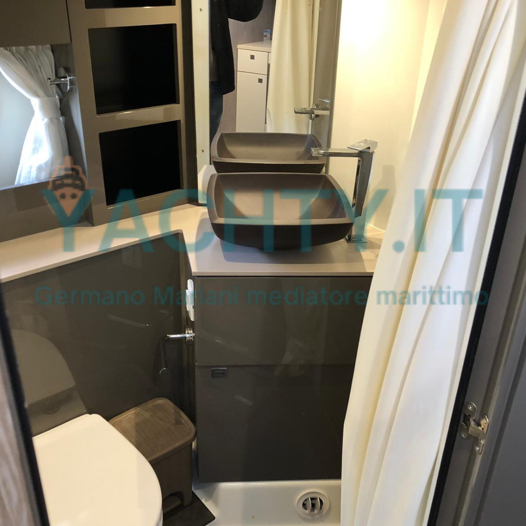 CRANCHI M 44 HT (2020) Grigio Nube